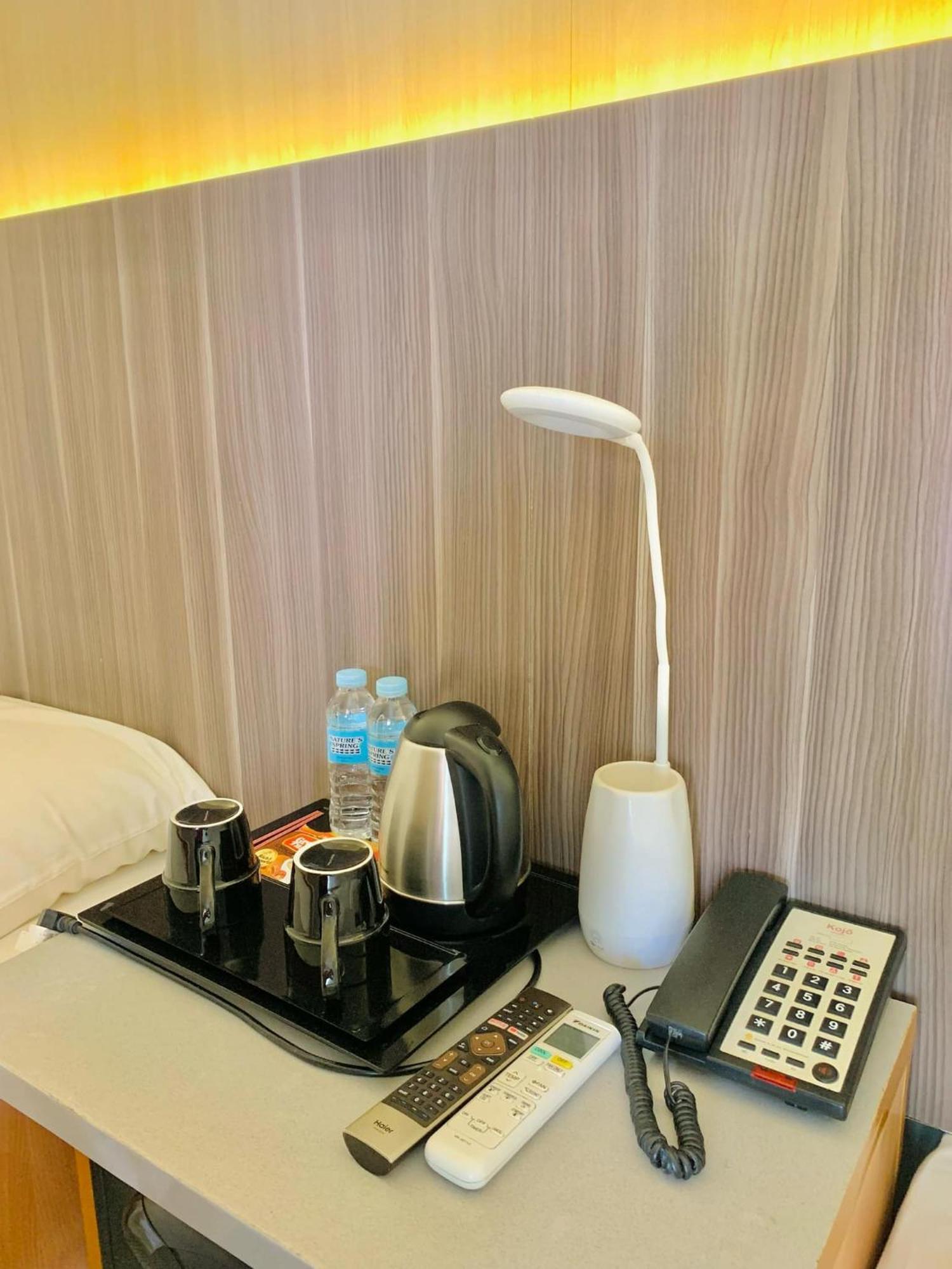 โกโจ โฮเต็ล ตากุม Hotel Tagum ภายนอก รูปภาพ